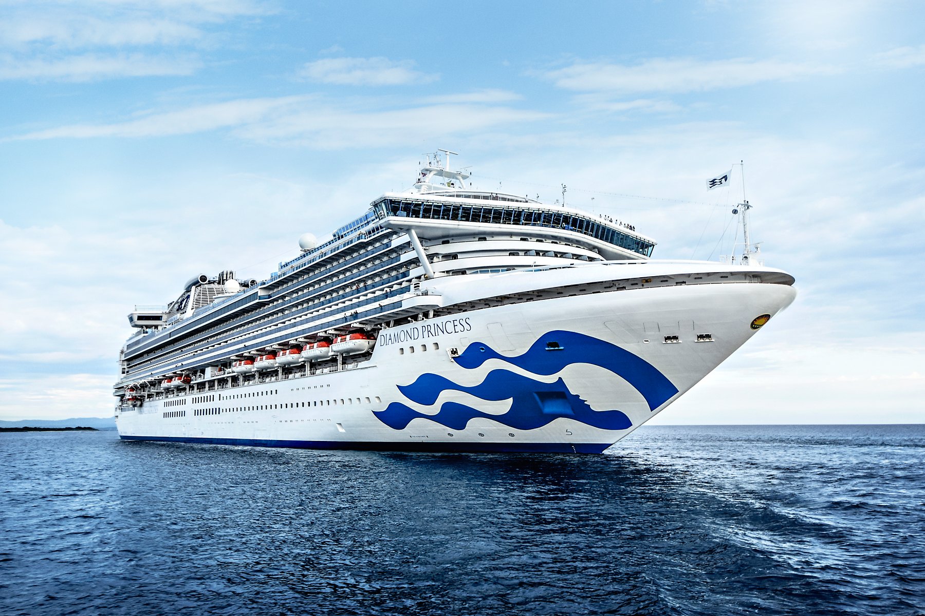 Diamond Princess at sea